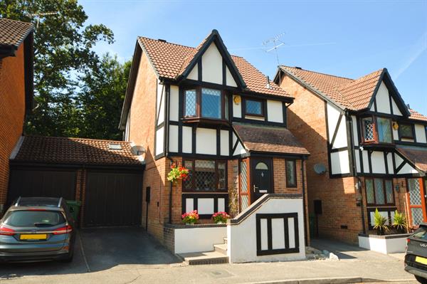 Horsebrass Drive, Bagshot