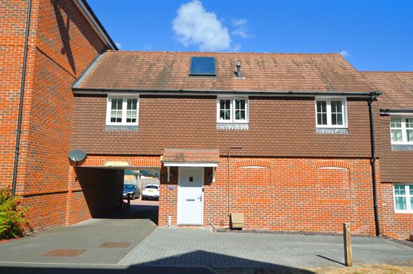 Gomer Road, Bagshot